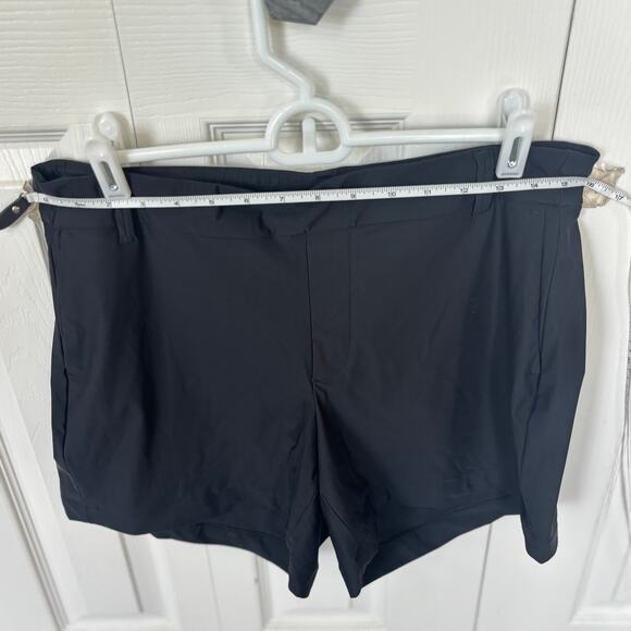 Spanx on the go 6" black pull on shorts  size L Tummy smoothing - Picture 1 of 8